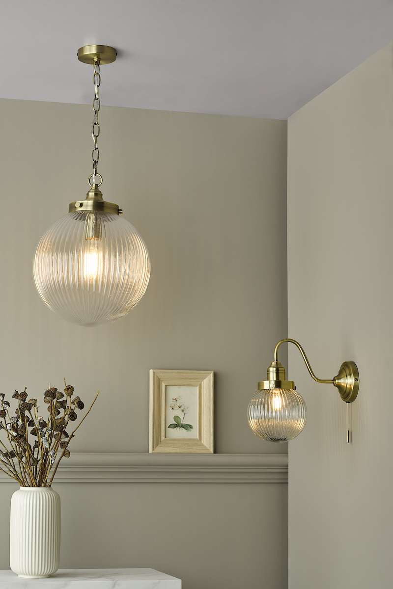 Tamara Antique Brass Wall Light - Image 3